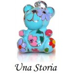Pendentif UNA STORIA _ Ourson assis Bleu.